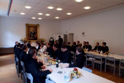 repas festif de fin de retraite en l&rsquo;honneur de Son Eminence